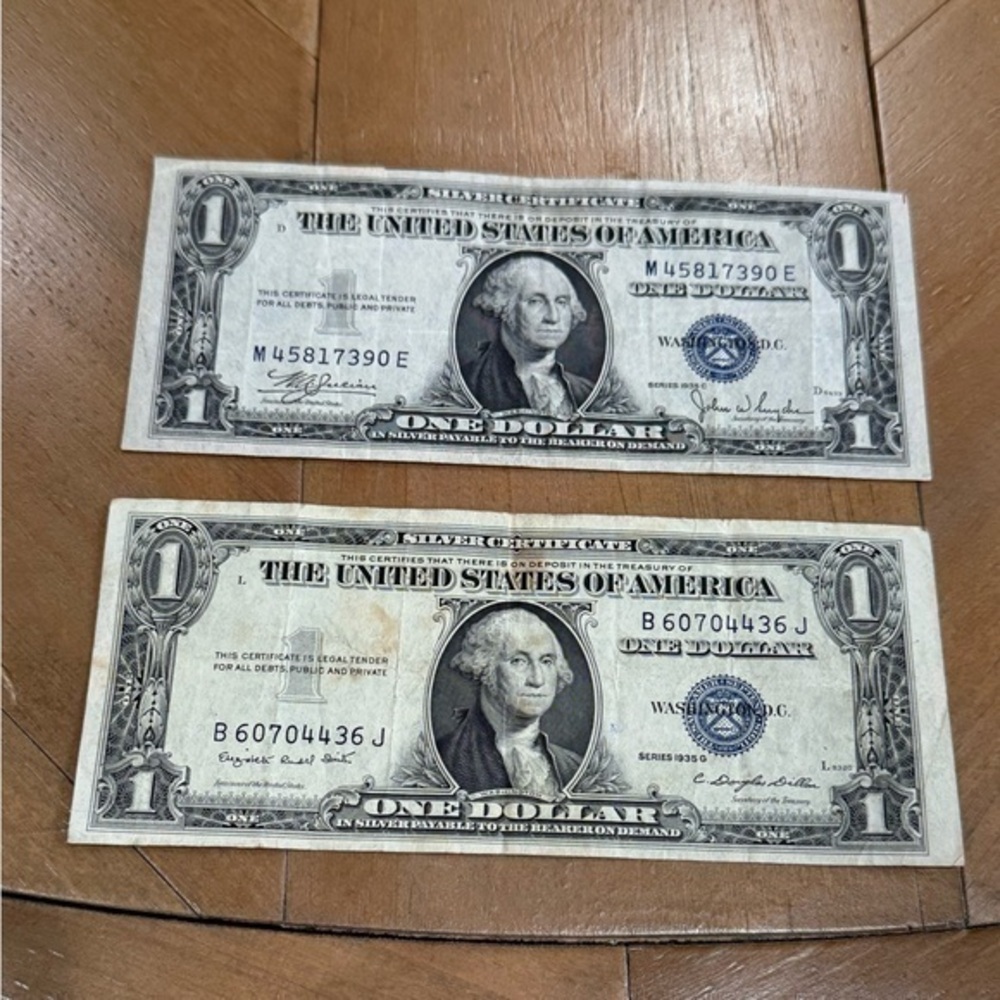 1935 G & C US 1 Dollar Banknotes Silver Certificate Blue Seal Lot of 2